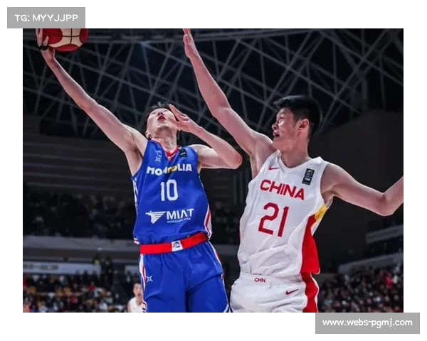 杜润旺与迪亚洛篮下连续冲突，比赛火药味十足