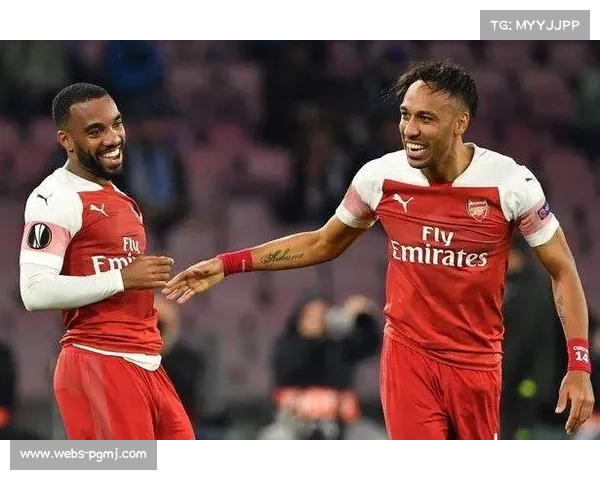 里昂锋线双子星拉卡泽特与切尔基合计贡献20球8助